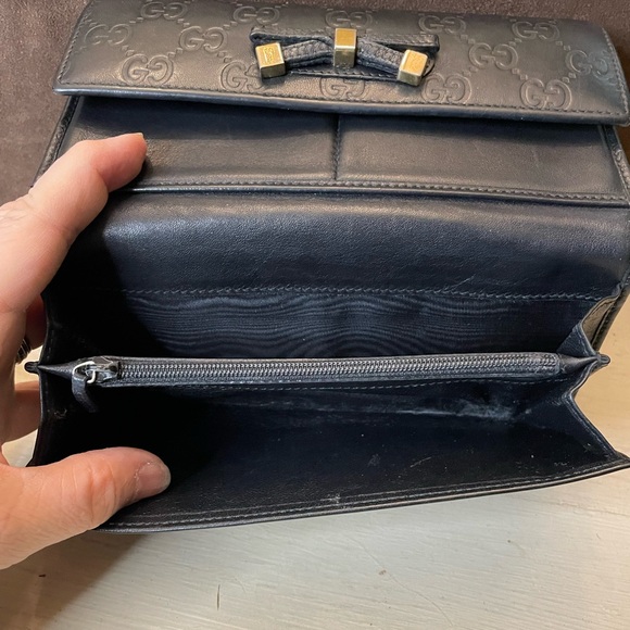 Gucci black leather Guccisimo trifold wallet with blk leather & gold tipped bow - Picture 7 of 15